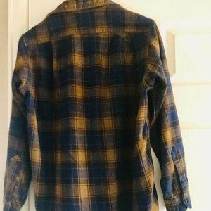 Pendleton, long sleeve, 100 % Virgin Wool, Excellent Condition, Size Medium